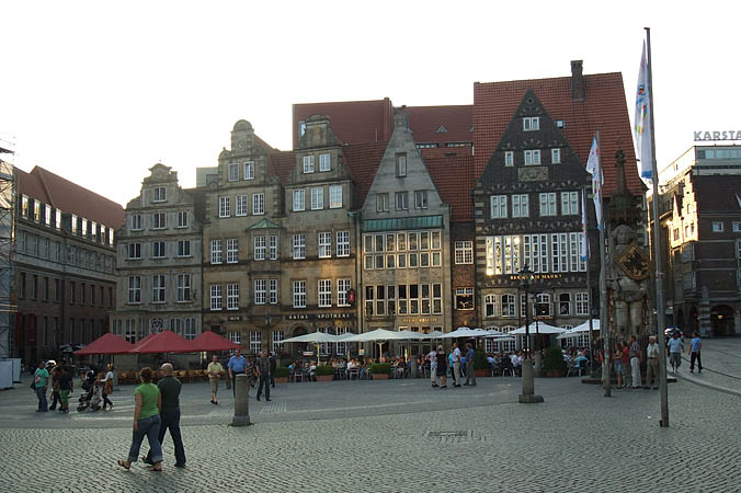Bremen - Rathausplatz mit Roland