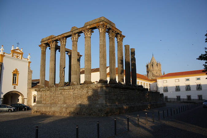 Portugal - Reste des römischen Diana-Tempels in Evora