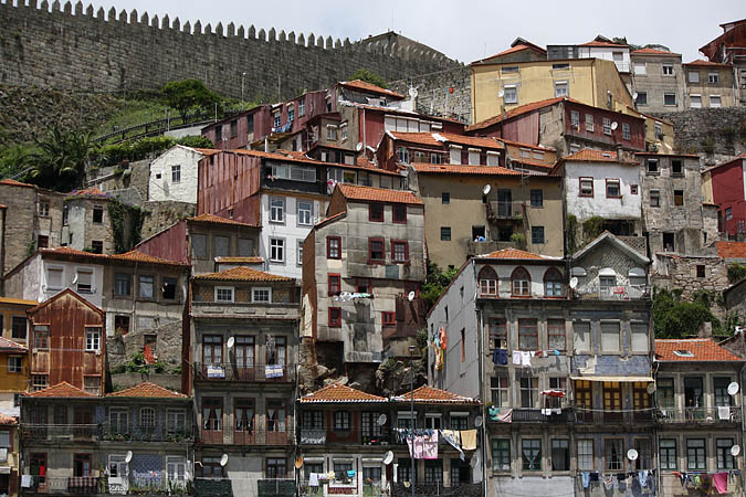 Portugal - Die Altstadt von Porto ist ziemlich baufällig, aber charmant