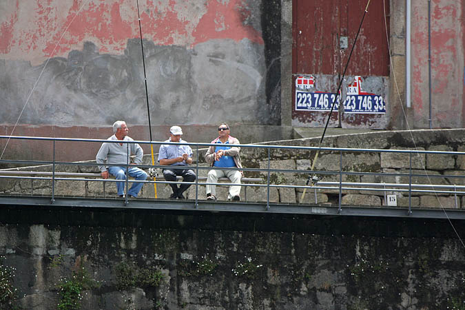 Portugal - Drei Angler am Douro