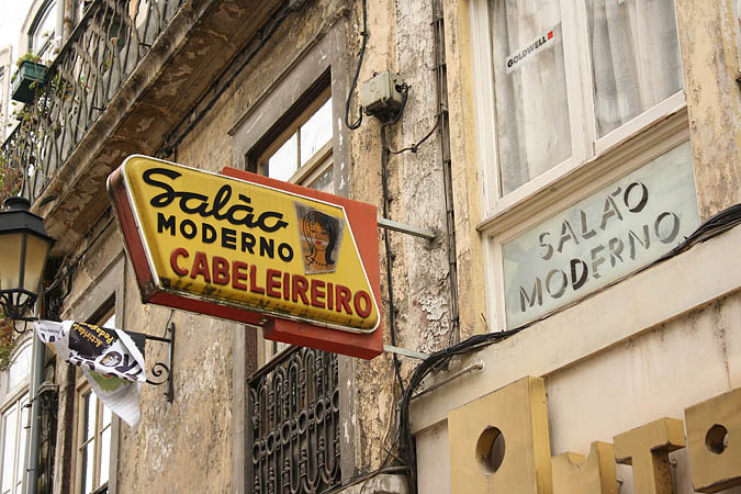 Portugal - Moderner Friseursalon, na klar!