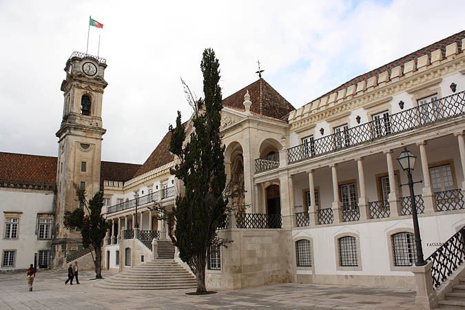 Portugal - Die Uni von Coimbra hat doch etwas mehr Charme als unsere Ruhr-Uni