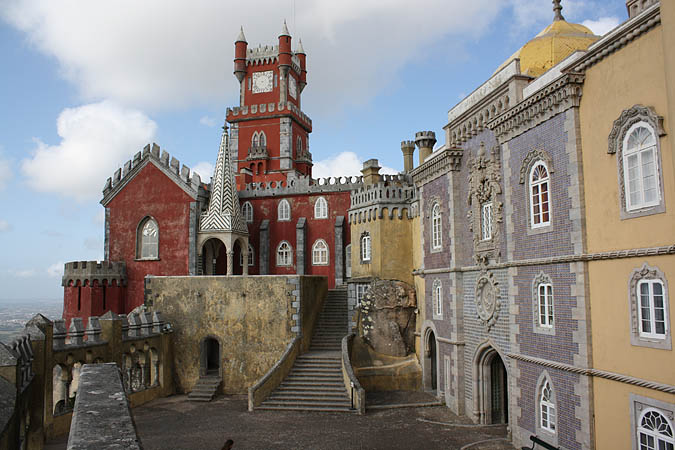 Portugal - Bei diesem stilgemischten Palast regiert der Kitsch 