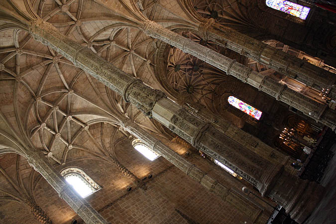 Portugal - Das Kloster ist halb maurisch-byzantinisch und halb normannisch-gotisch gebaut.