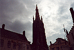 Ein Kirchturm in Brügge